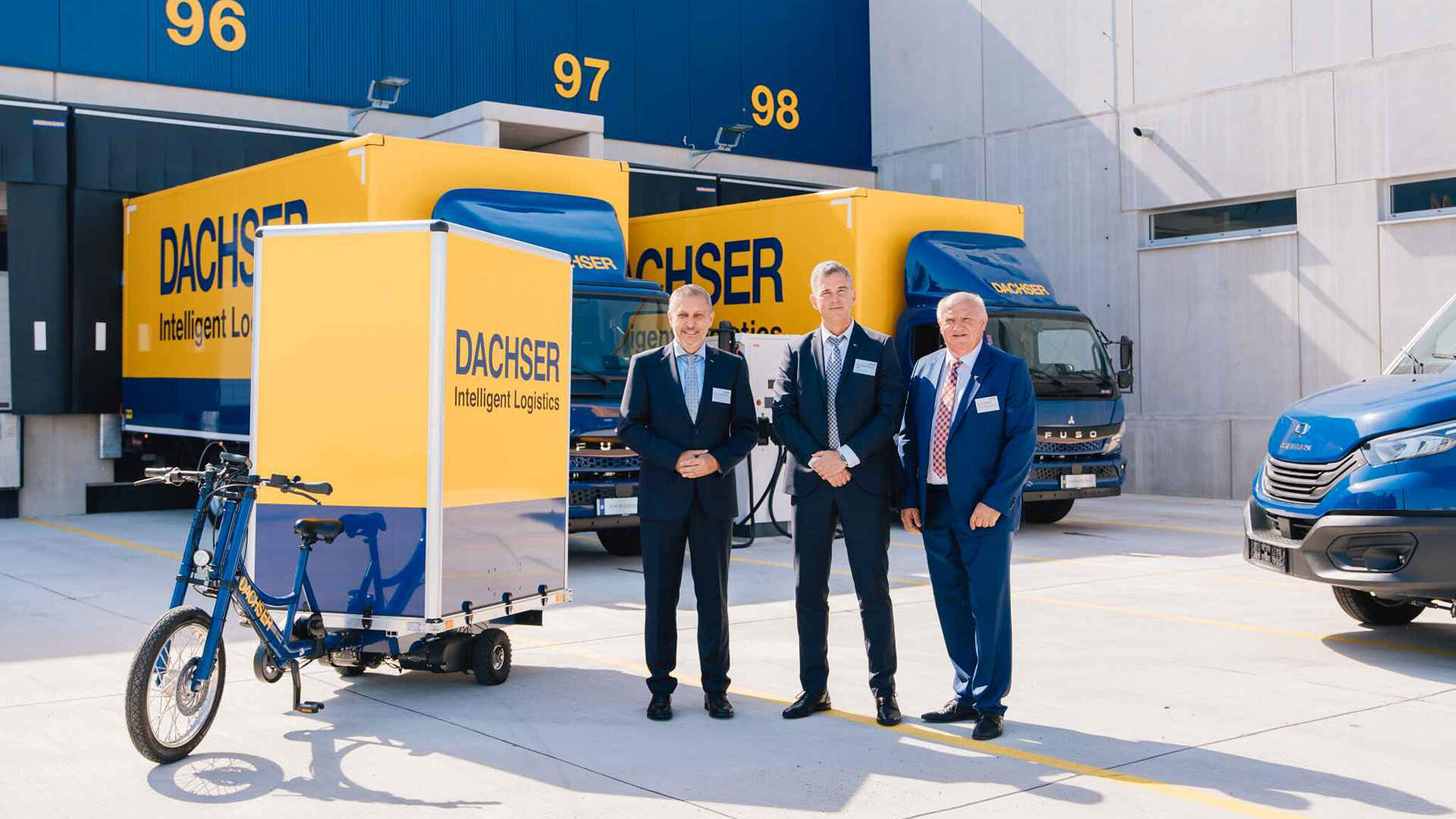 From left: G&uuml;nter Hirschbeck, Managing Director European Logistics DACHSER Austria; Peter Deutschbauer, Managing Director Air & Sea Logistics DACHSER Eastern Europe and Austria; and Ernst Wendl, Mayor of Himberg.